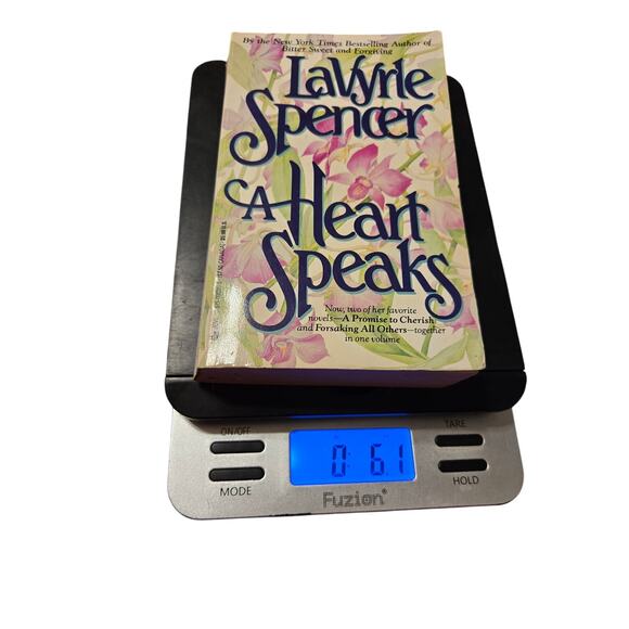 LaVyrle Spencer A HEART SPEAKS Emotional Wounded Hero Romance Jove 0515090395 - Picture 5 of 7